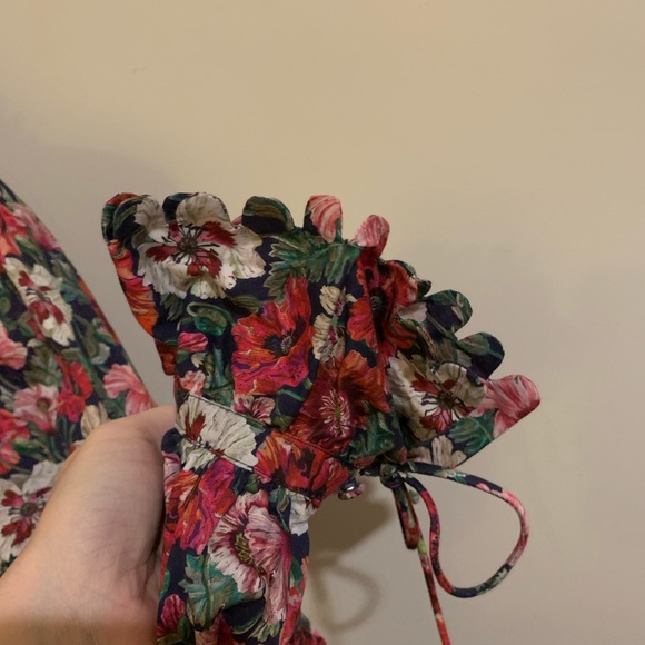 J. CREW LIBERTY BLOUSE SIZE SMALL SCALLOP DETAIL - Picture 4 of 8